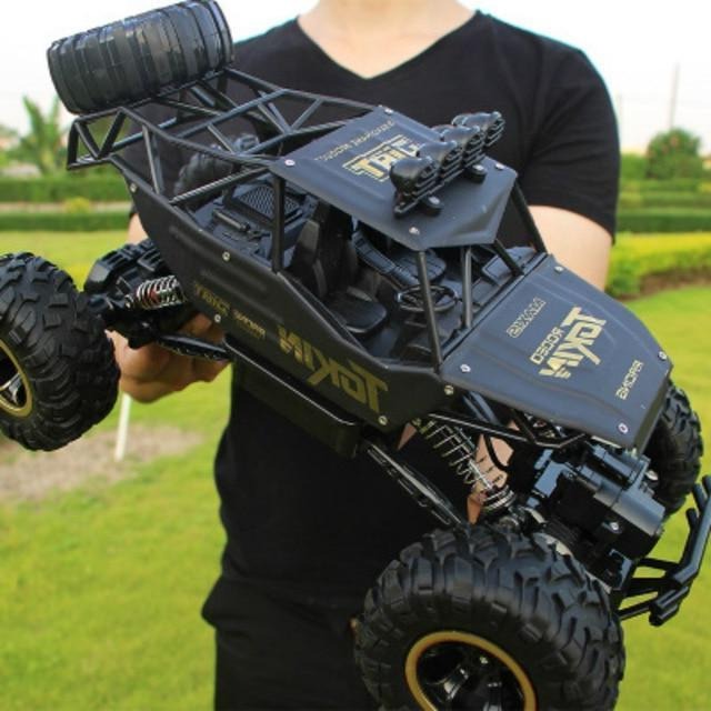 4x4 All-Terrain Rock Crawler Remote Control Monster Truck Toy